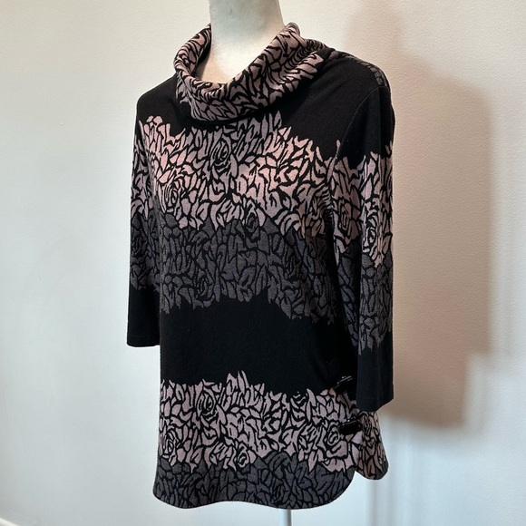 Frank Lyman Knit Cowl Neck Mauve & Black Floral Print Sweater Women’s size 8 - Picture 2 of 9